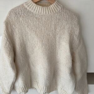White Cream Sweater. Zara. Size S. New